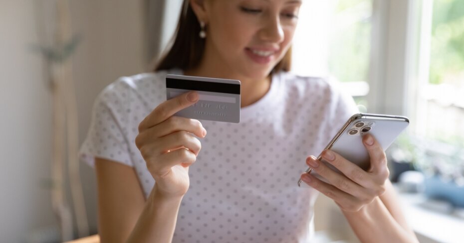 Here’s why you should give your teenager a credit card